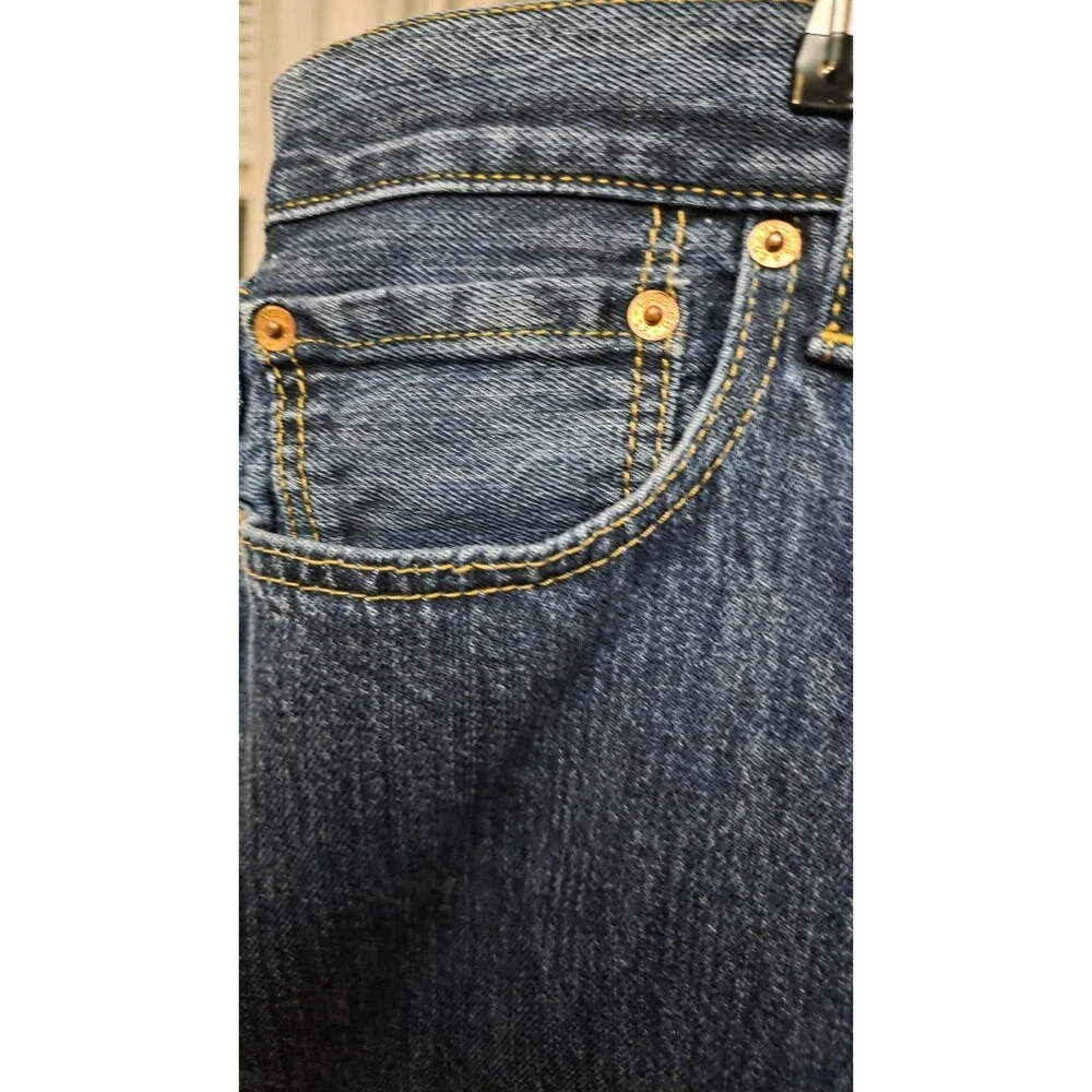 Levi’s Men’s Blue Medium Wash Denim Straight Leg Button Fly 5-Pocket Jeans